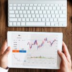 Pros and Cons of Investing in Mutual Funds