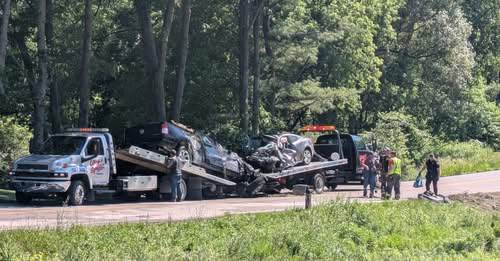 Deputies: Crash kills 2 near Rockford