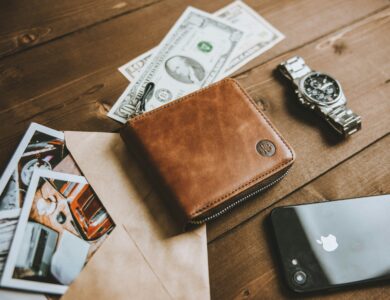 How to Become Famous and Earn Moneyin the Digital Era