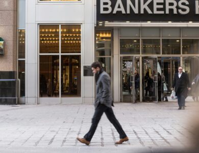 Key Strategies for Managing Risk in Investment Banking