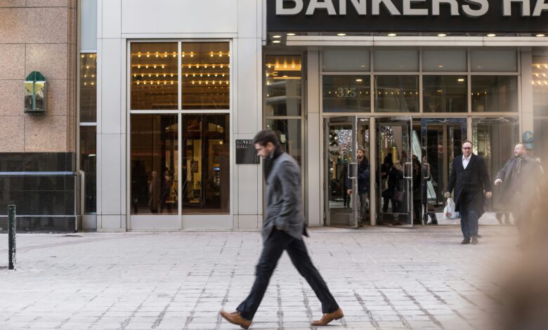 Key Strategies for Managing Risk in Investment Banking
